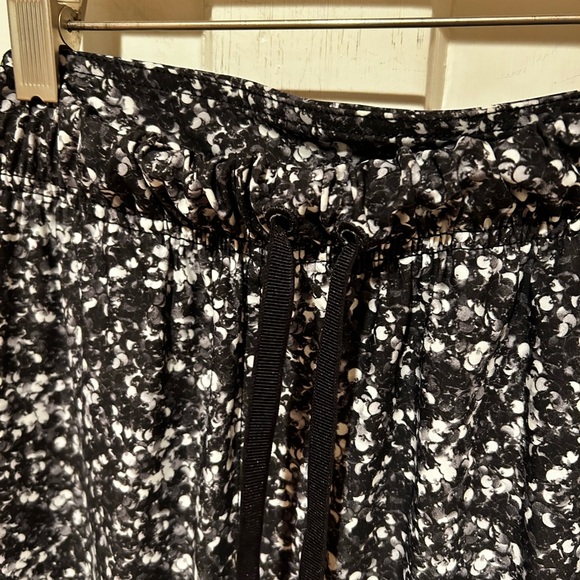 Lululemon jet crop slim trousers. Size 6 - Picture 3 of 13